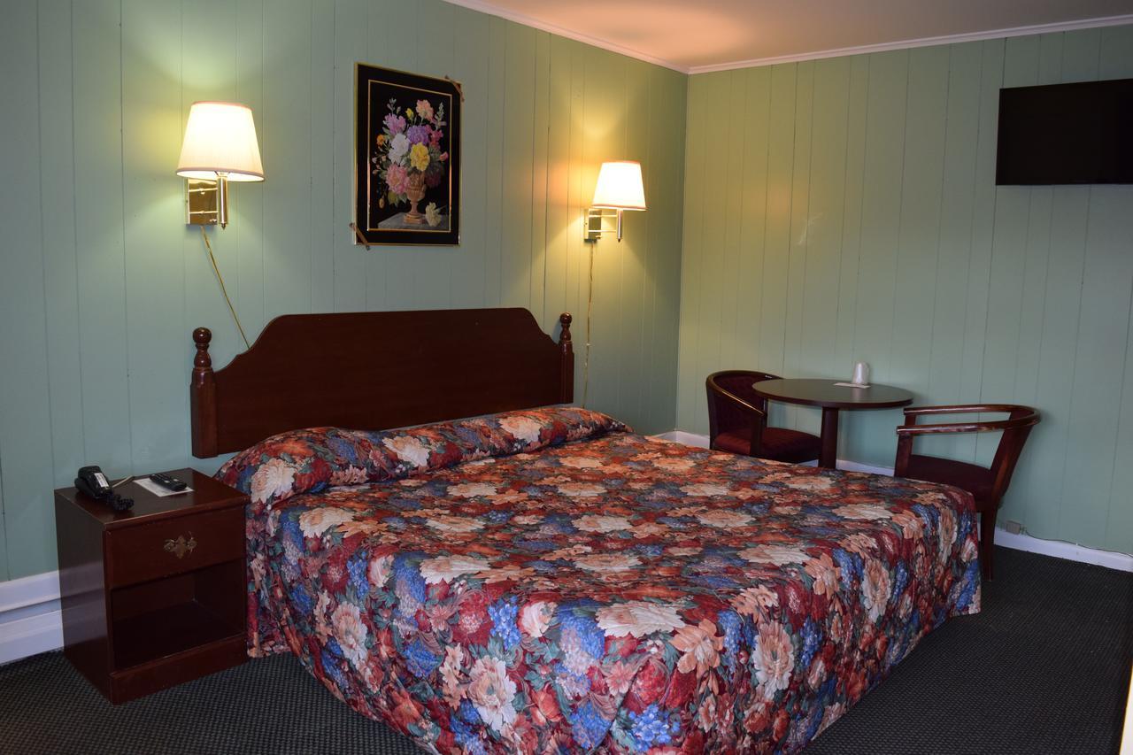 Top Hill Motel Saratoga Springs Luaran gambar